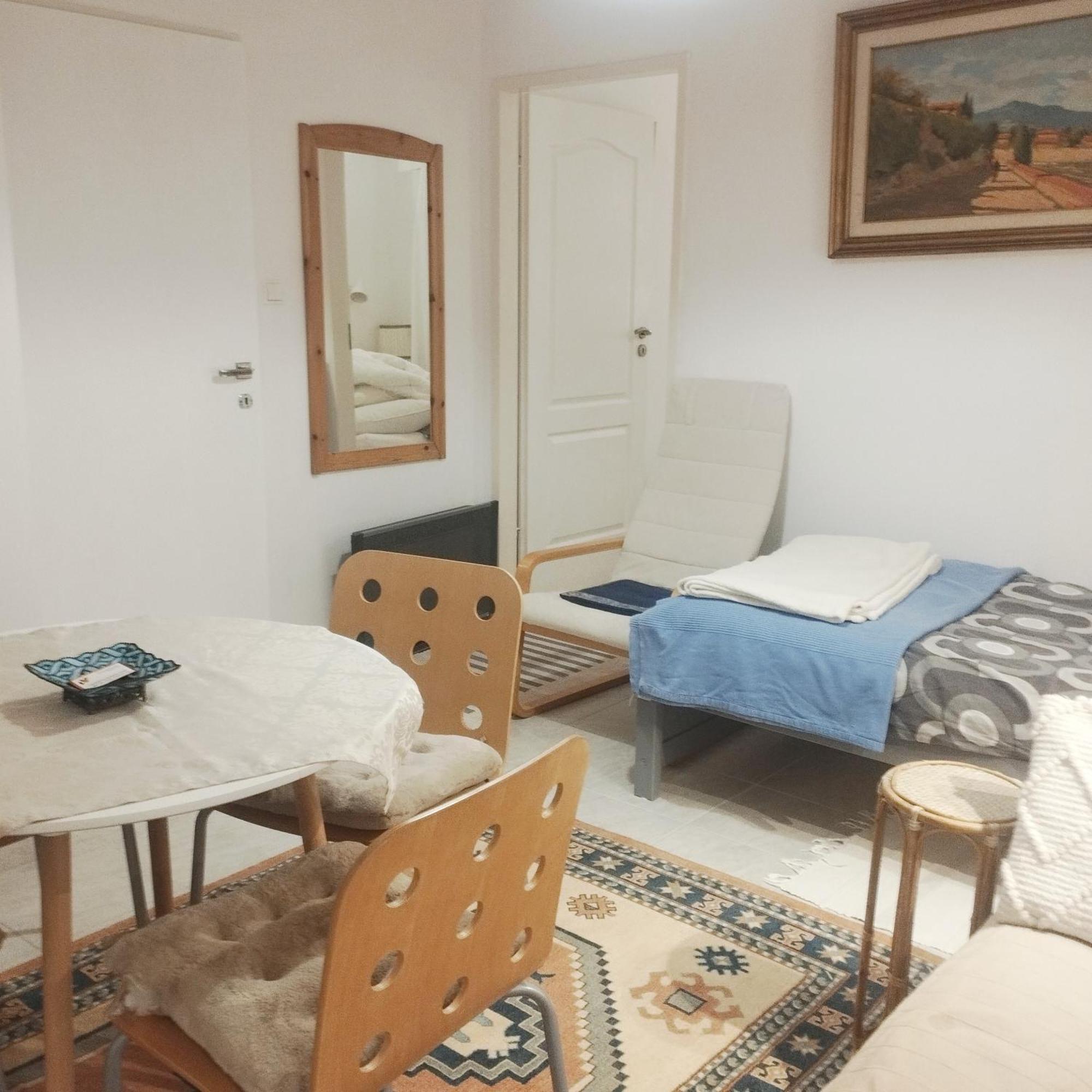 B&B Family Basement Apartment, Breakfast, Free Parking, 5Km From Tulln Chorherrn Exterior foto